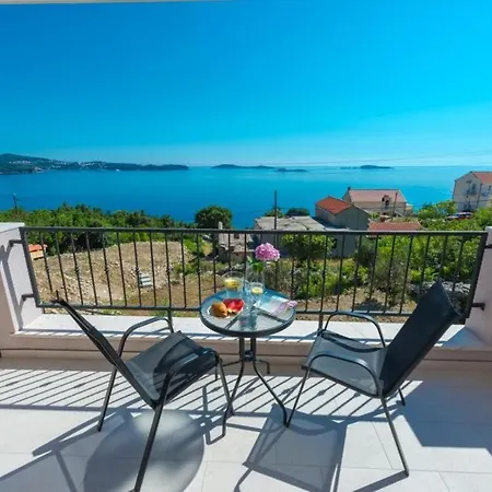Made 4u - Premium One Bedroom With Balcony And Sea... 公寓 米利尼